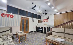 Oyo 71906 Grand Hotel And Lodge