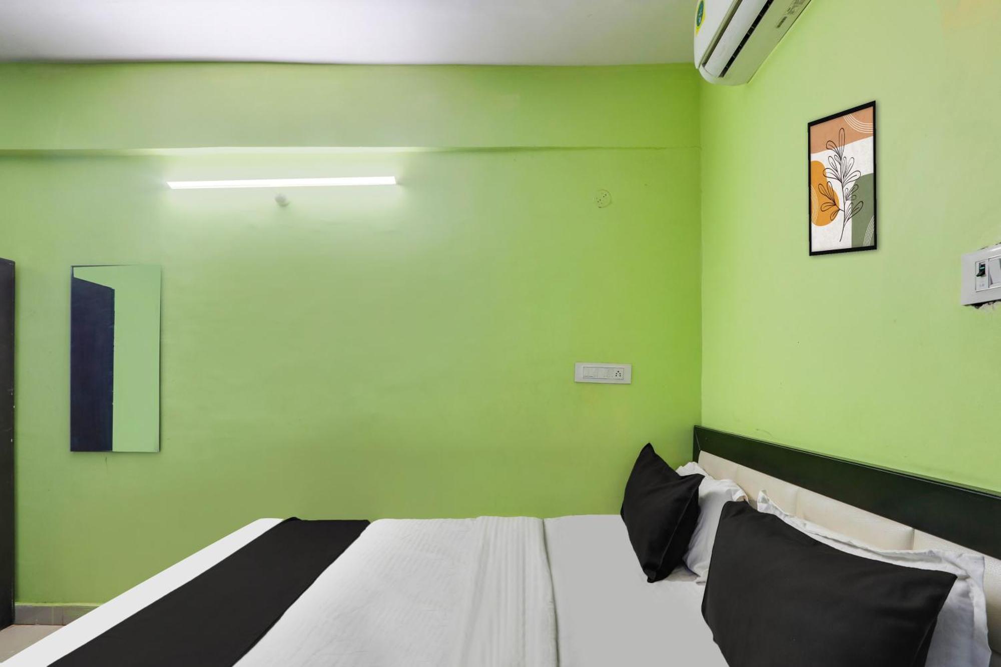 Hotel O Grand Hotel And Lodge Sangareddy Exterior photo